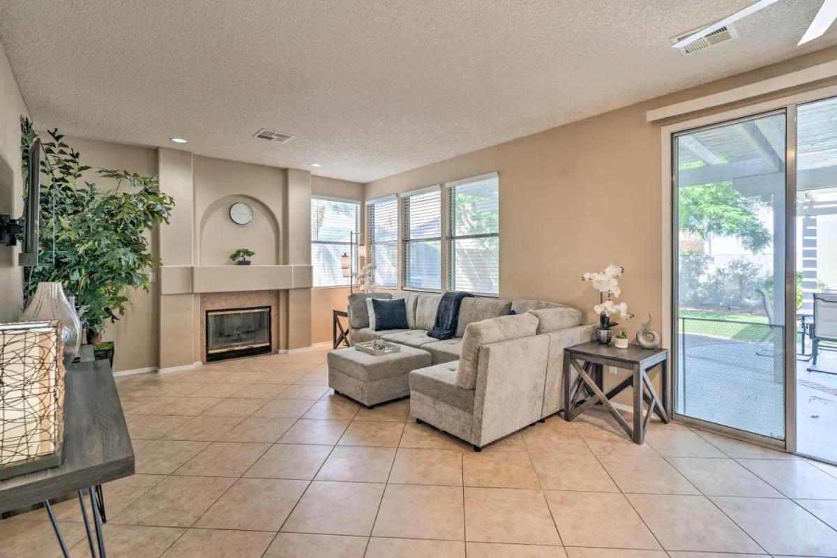 A Beautiful House With Hot Tub, Grill & Games! Villa Las Vegas Exterior photo