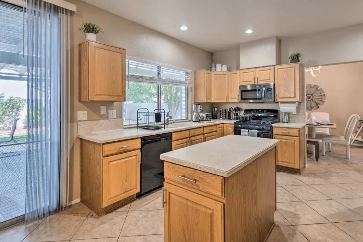 A Beautiful House With Hot Tub, Grill & Games! Villa Las Vegas Exterior photo